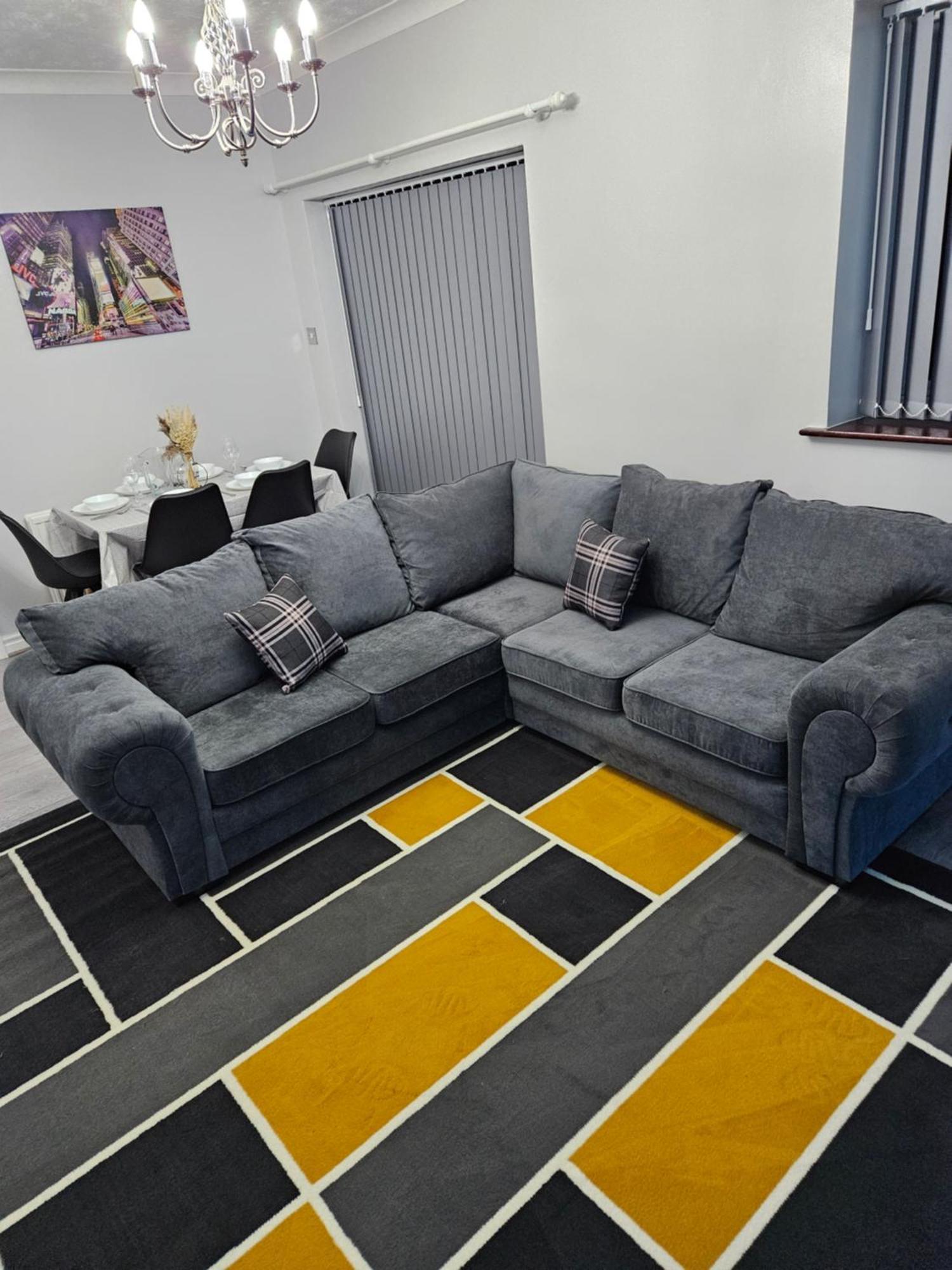 Lister Park Bradford 2Bed Detached Cottage House Parking Cinema Screen Games Room Exterior photo